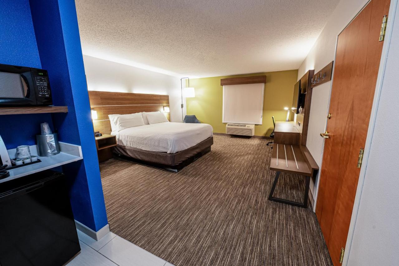 Holiday Inn Express Hotel & Suites Goshen By Ihg Dış mekan fotoğraf