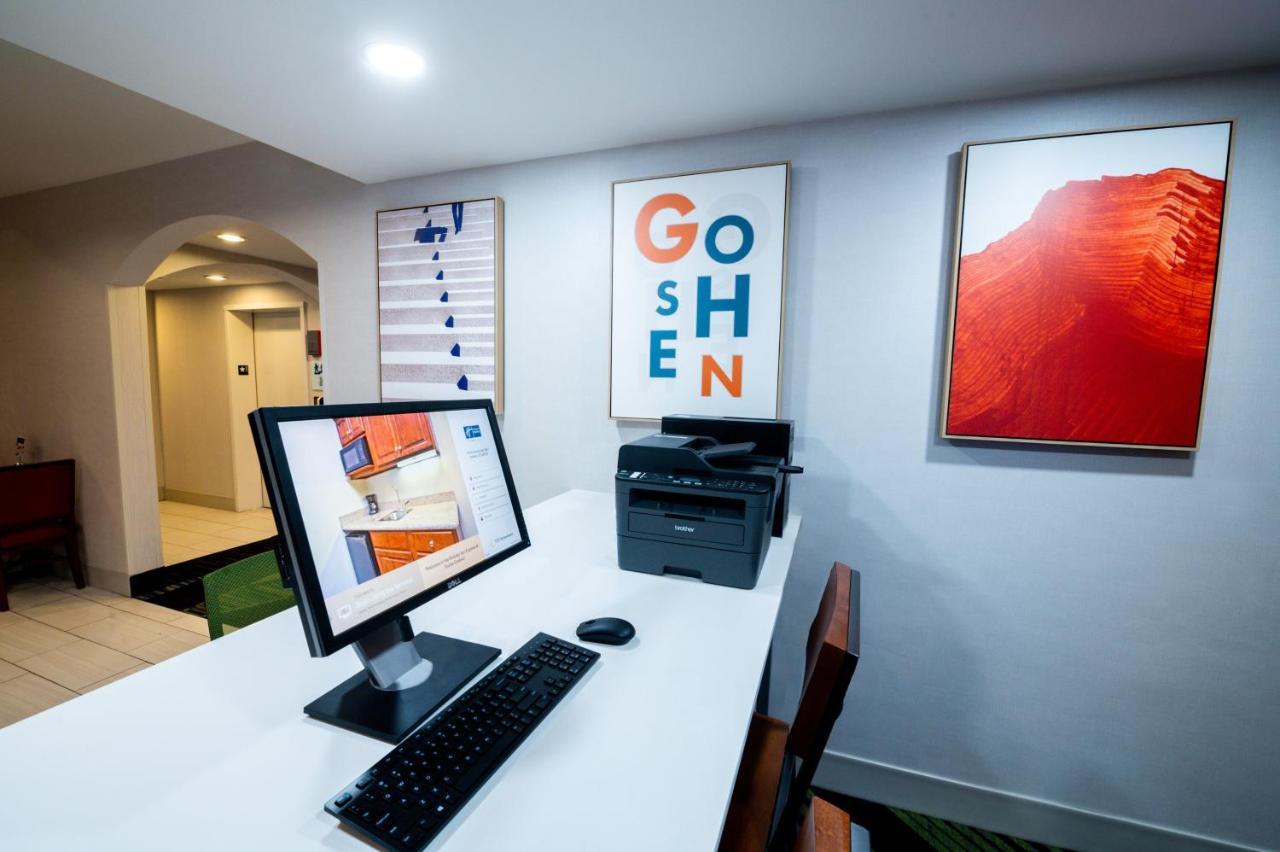 Holiday Inn Express Hotel & Suites Goshen By Ihg Dış mekan fotoğraf