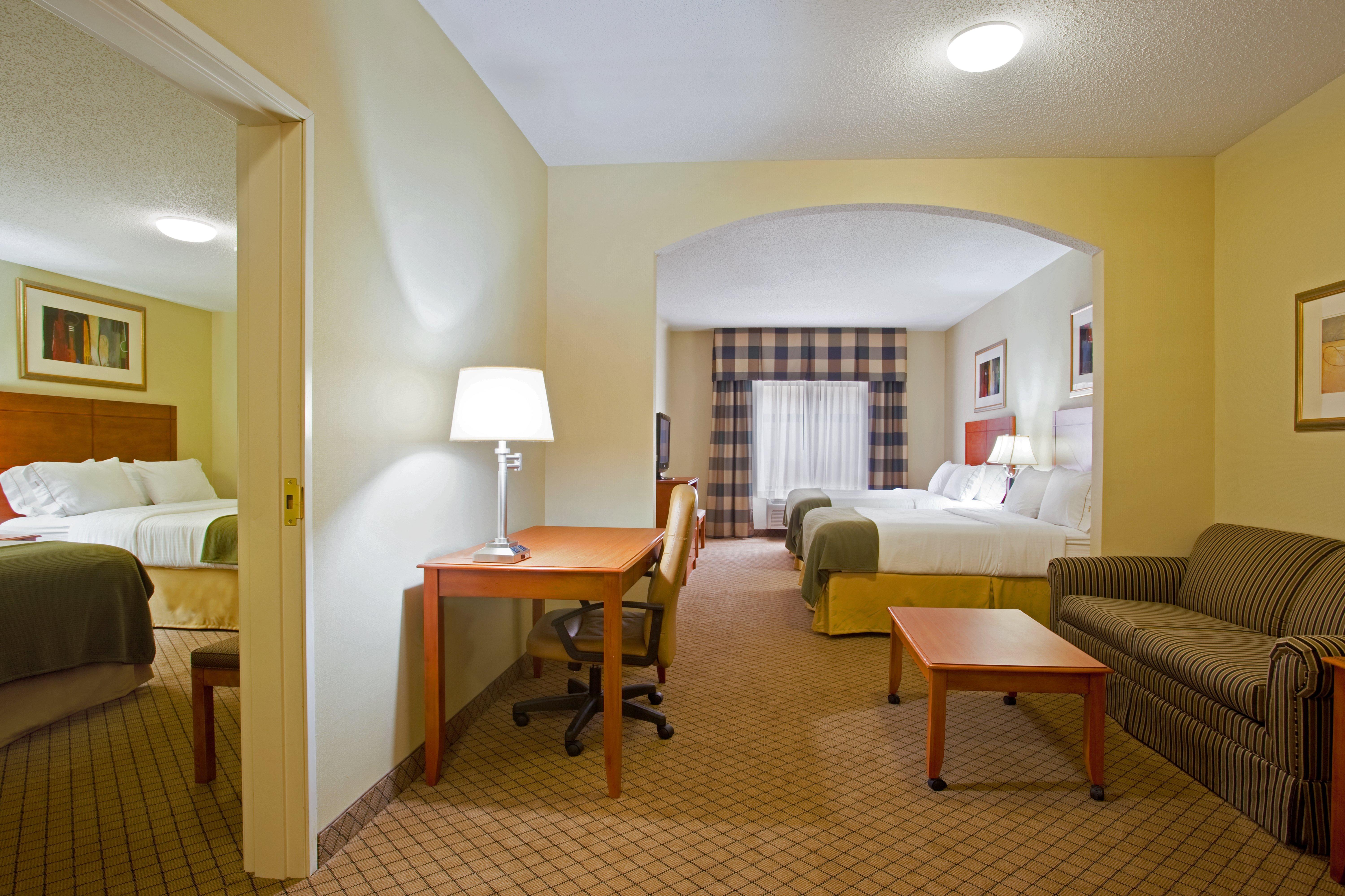 Holiday Inn Express Hotel & Suites Goshen, An Ihg Hotel Dış mekan fotoğraf